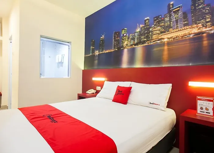Reddoorz Near Hawaii Water Park
