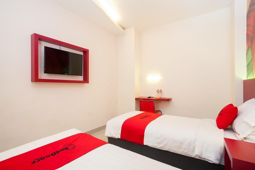 Reddoorz Near Hawaii Water Park 3* Malang