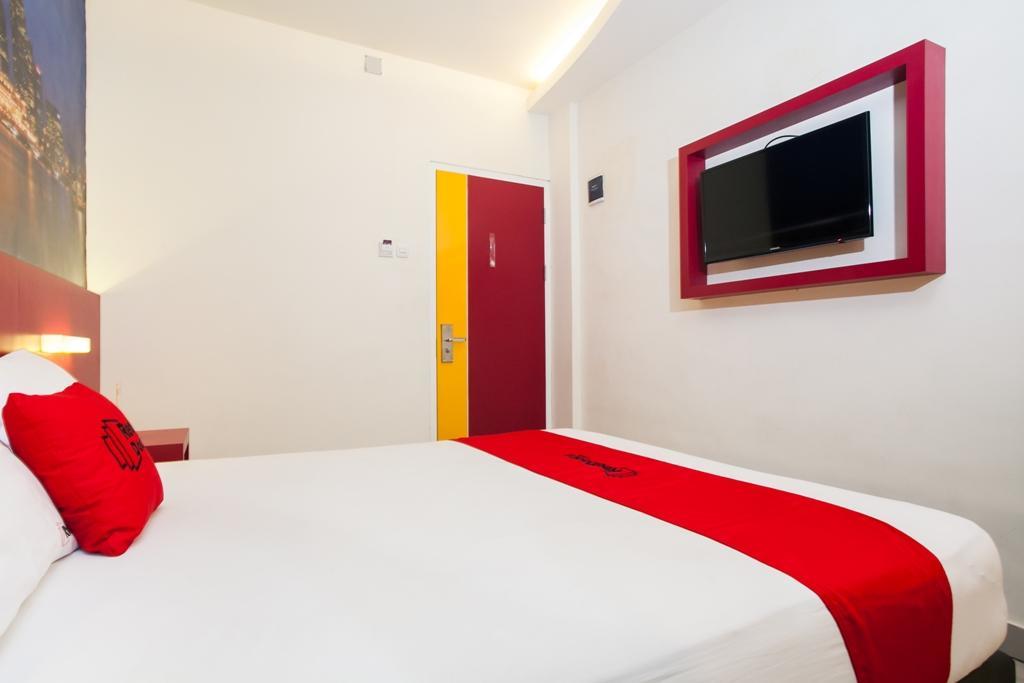 Hotel Reddoorz Near Hawaii Water Park 3*