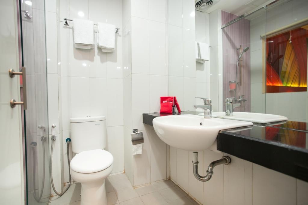 Reddoorz Near Hawaii Water Park 3* Malang